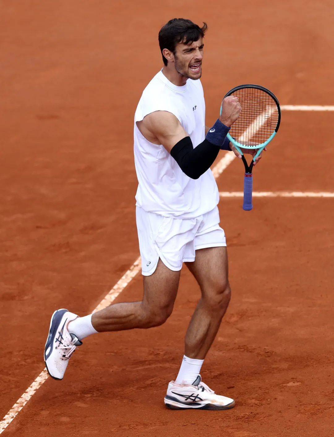 中调动他至 中调动他至