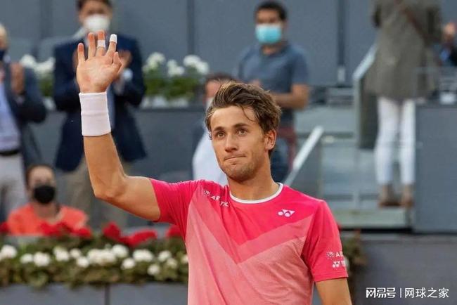 陷入伤病困 陷入伤病困