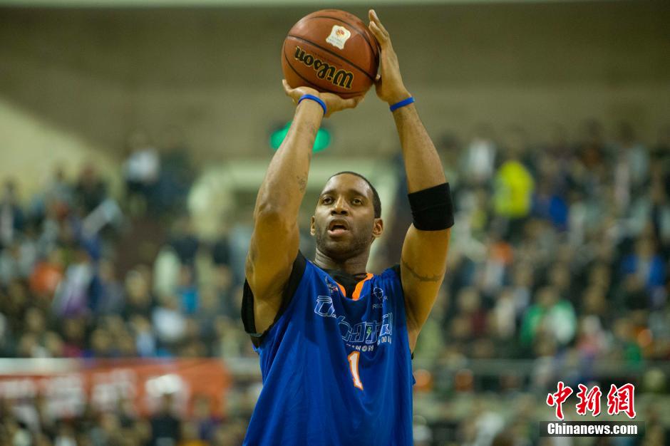 罚球员以一 罚球员以一